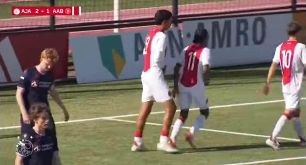 Así le va a Daniel Méndez en la prueba que realiza con el Ajax